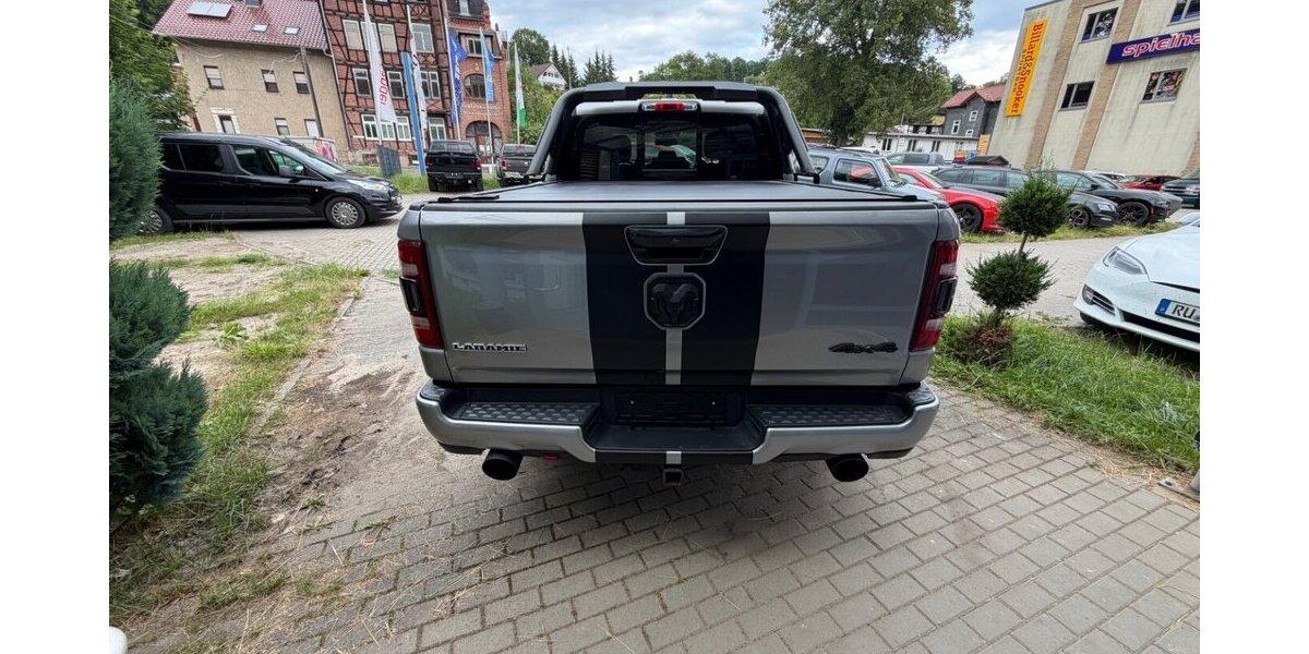 Dodge RAM 1500 Hemi Laramie4x4
