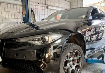 Alfa Romeo Giulia 117.000 km 12.990 &euro; Köln 51067