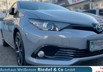 Toyota Auris 75.342 km 16.590 &euro; Berlin 13088