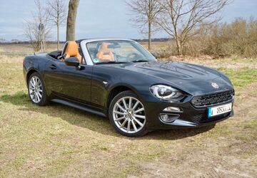 Fiat 124 Spider 15.000 km 24.400 &euro; Berlin 12203