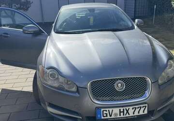 Jaguar XF 215.000 km 9.250 &euro; Neuss 41469