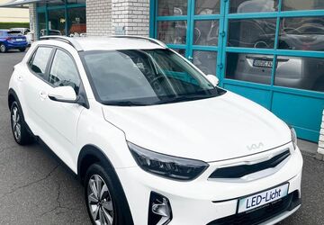 Kia Stonic 23.345 km 16.950 &euro; Bornheim 53332