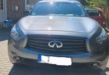 INFINITI QX70 105.000 km 20.000 &euro; Berlin 16548
