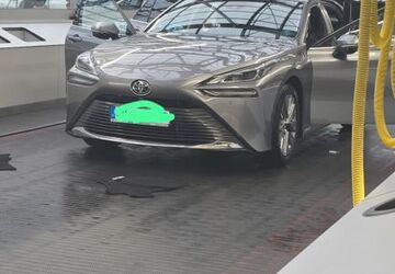 Toyota Mirai 44.000 km 21.000 &euro; Berlin 12057