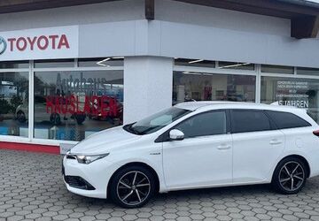 Toyota Auris 98.800 km 15.990 &euro; Cham 93413
