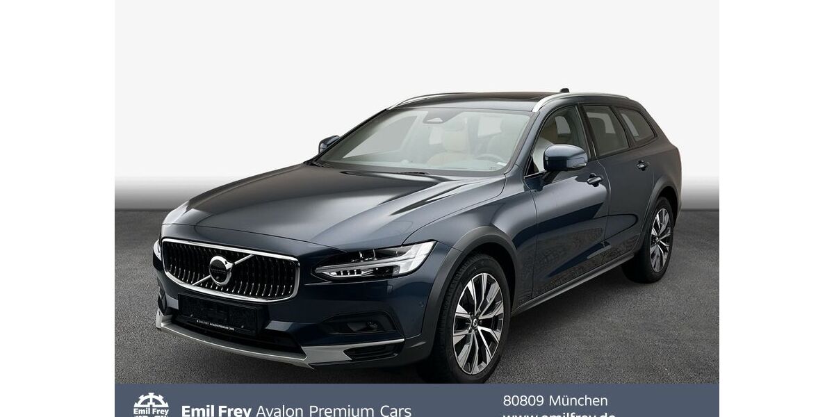 Volvo V90 Cross Country 46.158 km 54.339 &euro; München 80809