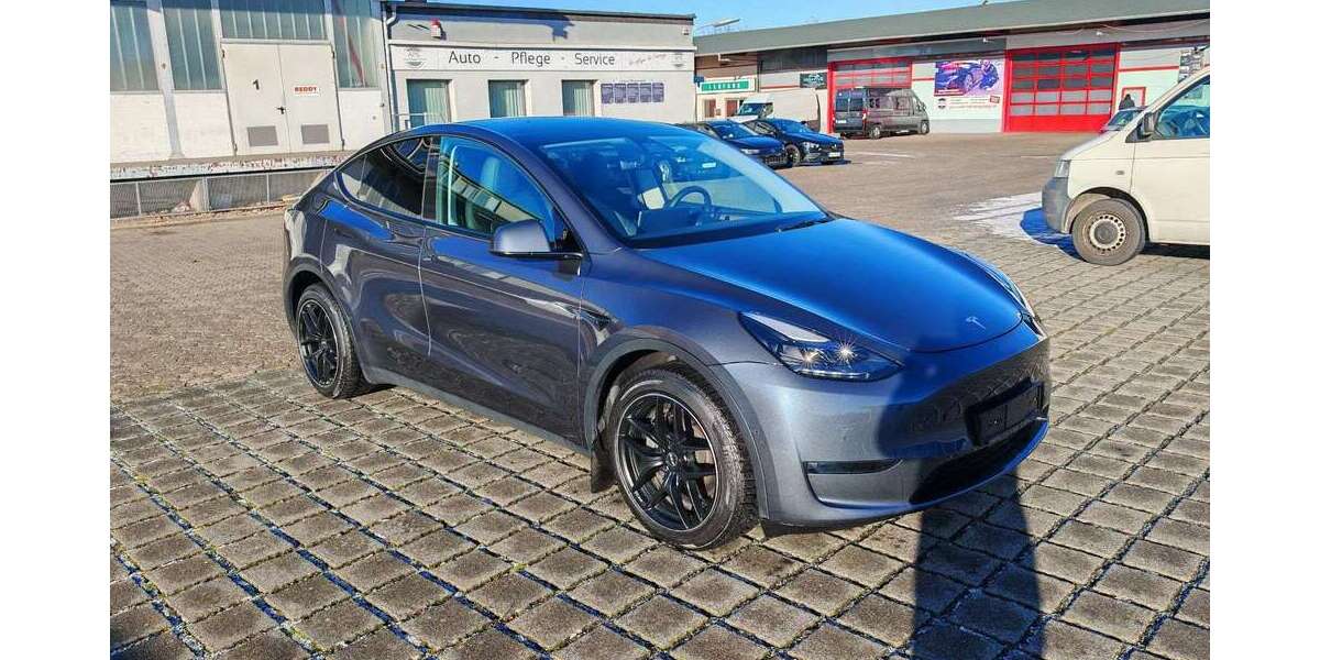 Tesla Model Y 63.541 km 32.870 &euro; Braunschweig 38112