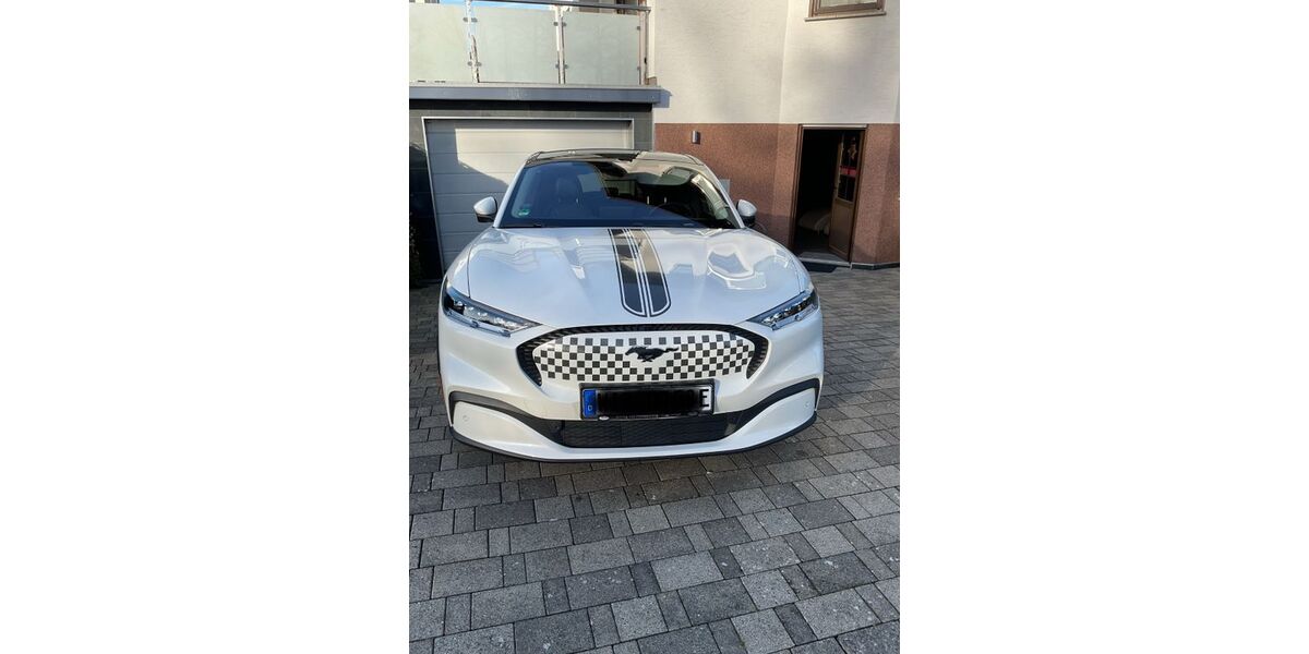 Ford Mustang Mach-E 28.700 km 28.500 &euro; Hessisch Lichtenau 37235
