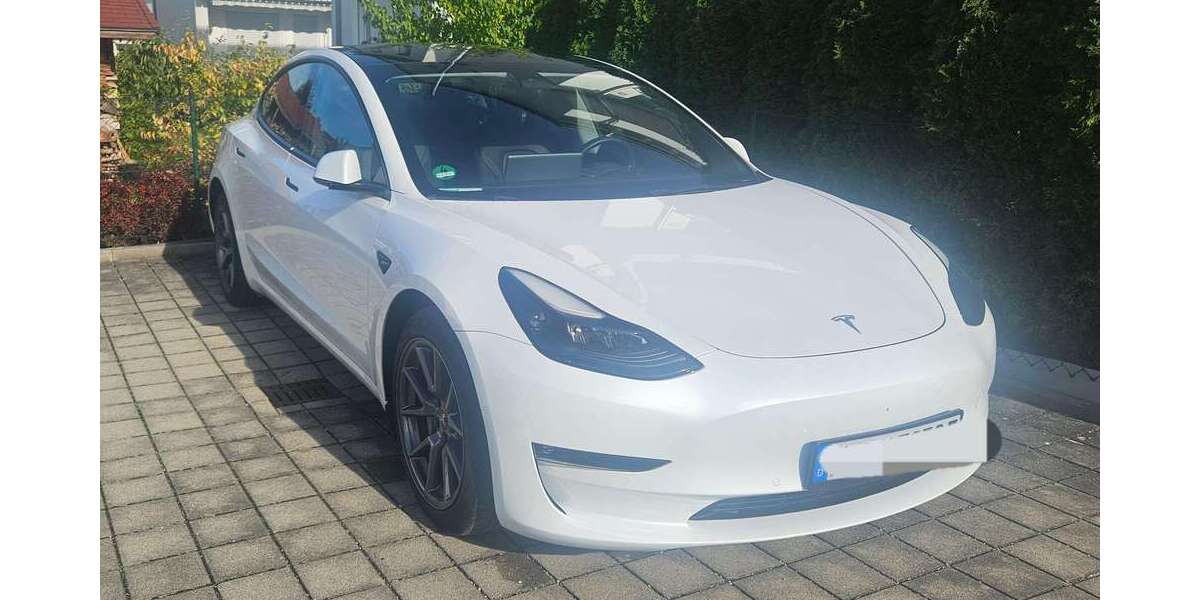Tesla Model 3 63.000 km 28.900 &euro; München 81539