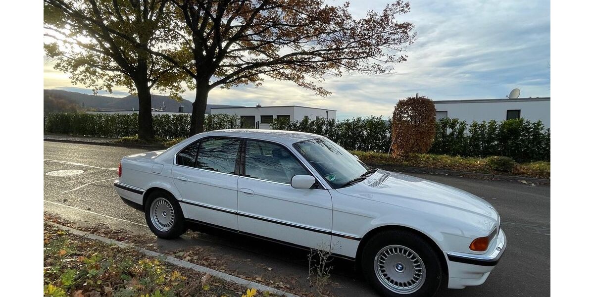 BMW 750 307.800 km 10.999 &euro; Pfullingen 72793