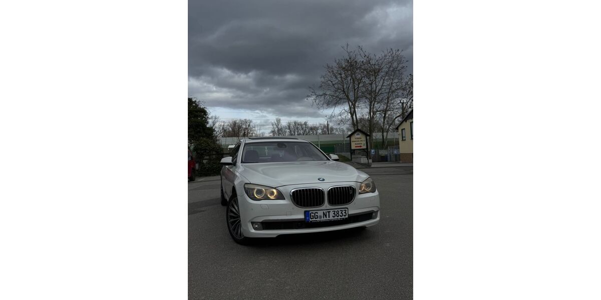 BMW 750 266.000 km 8.999 &euro; Bischofsheim 65474
