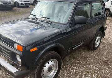 Lada Niva 92.000 km 6.900 &euro; Sangerhausen 06526