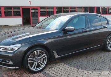 BMW 750 104.700 km 29.950 &euro; Eindhoven-Airport 5657E