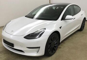 Tesla Model 3 44.628 km 33.215 &euro; Eschborn 65760