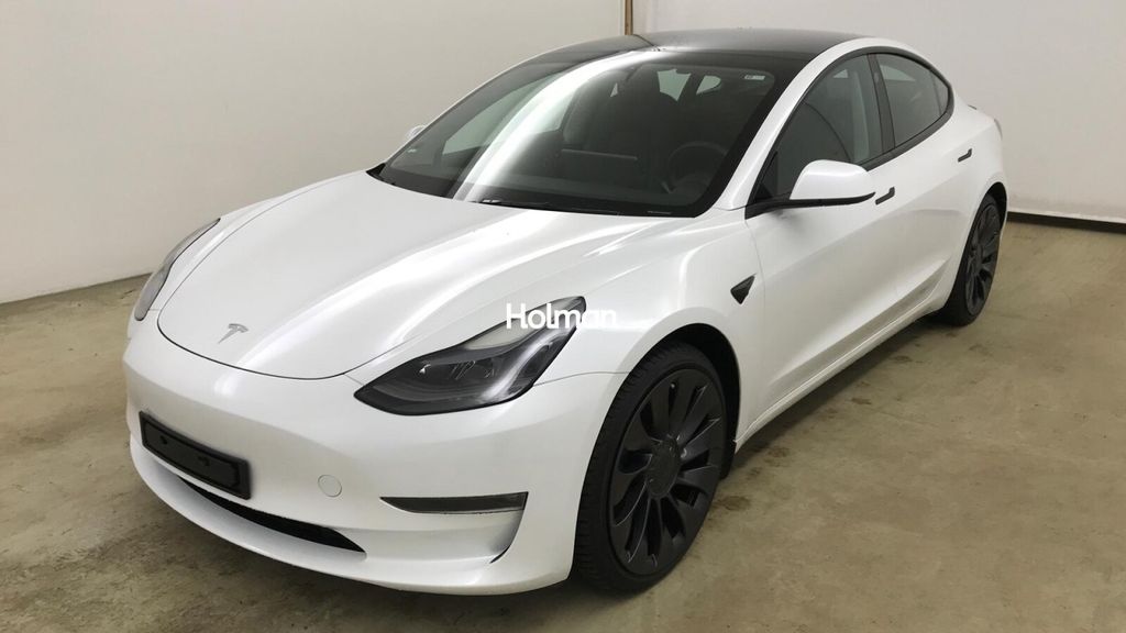 Tesla Model 3 44.628 km 33.215 &euro; Eschborn 65760