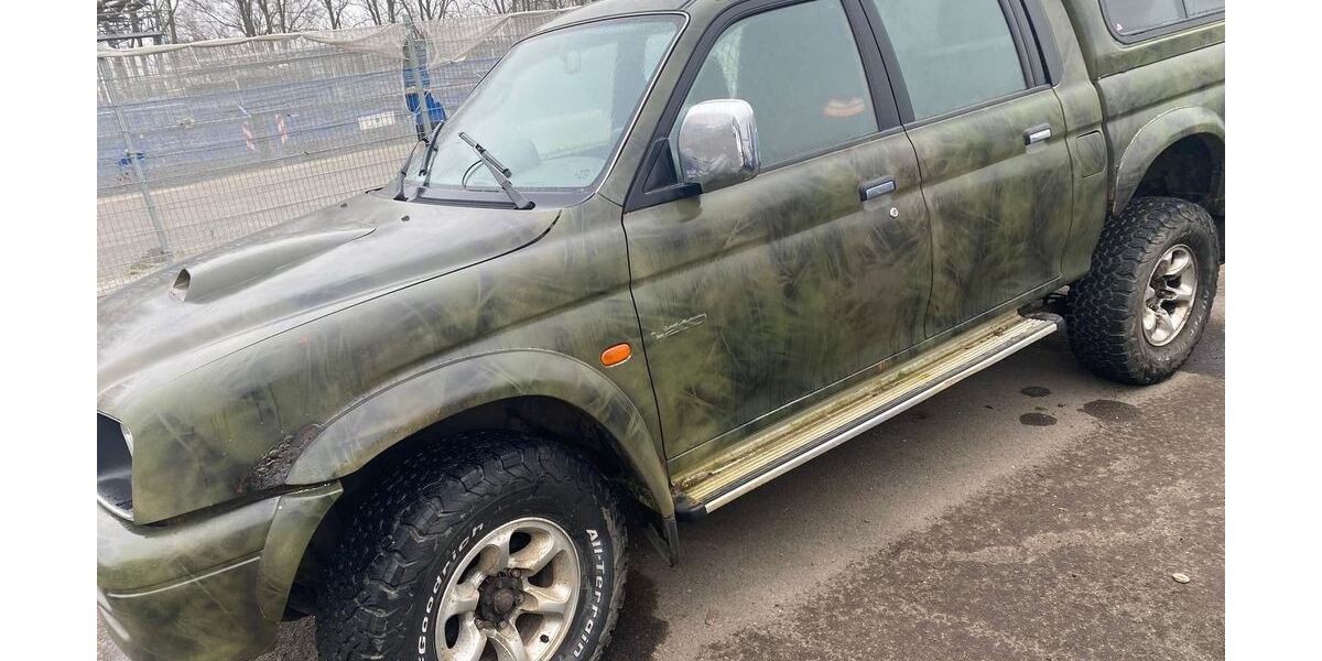 Mitsubishi L200 223.000 km 3.699 &euro; berlin 13089