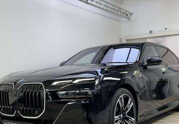 BMW 750 17.700 km 101.989 &euro; Königsbrunn 86343
