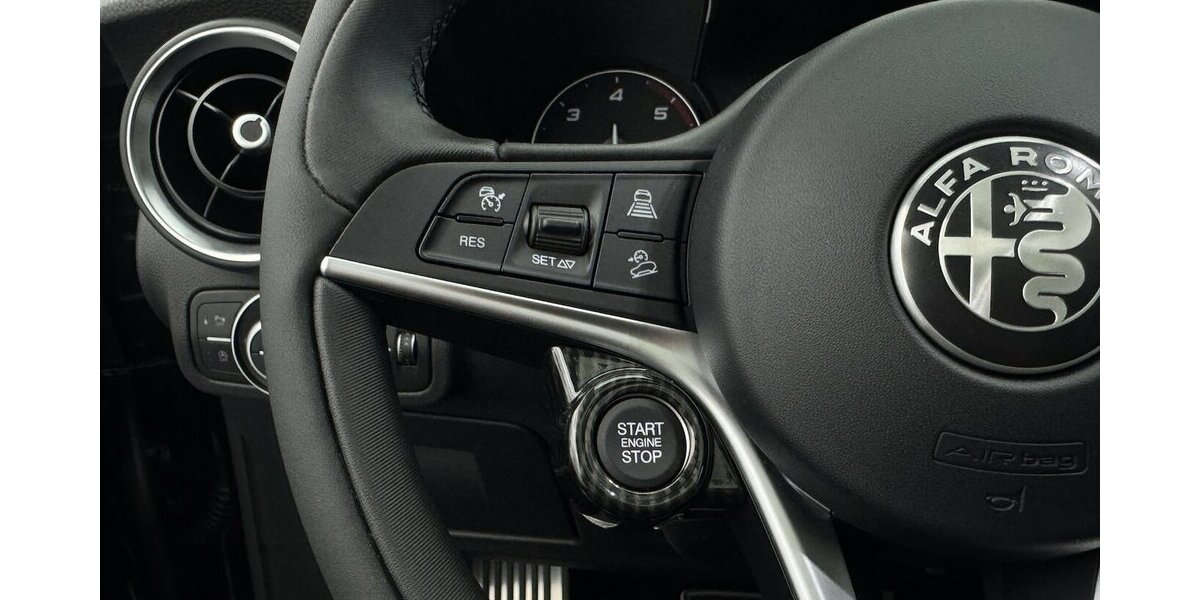 Alfa Romeo Stelvio 2.2 D Super Q4 LEDER AHK Pano LED 14.780 km 29.220 &euro; Lich 35423