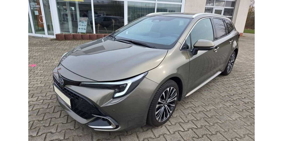 Toyota Corolla 5.710 km 26.590 &euro; Burg 39288