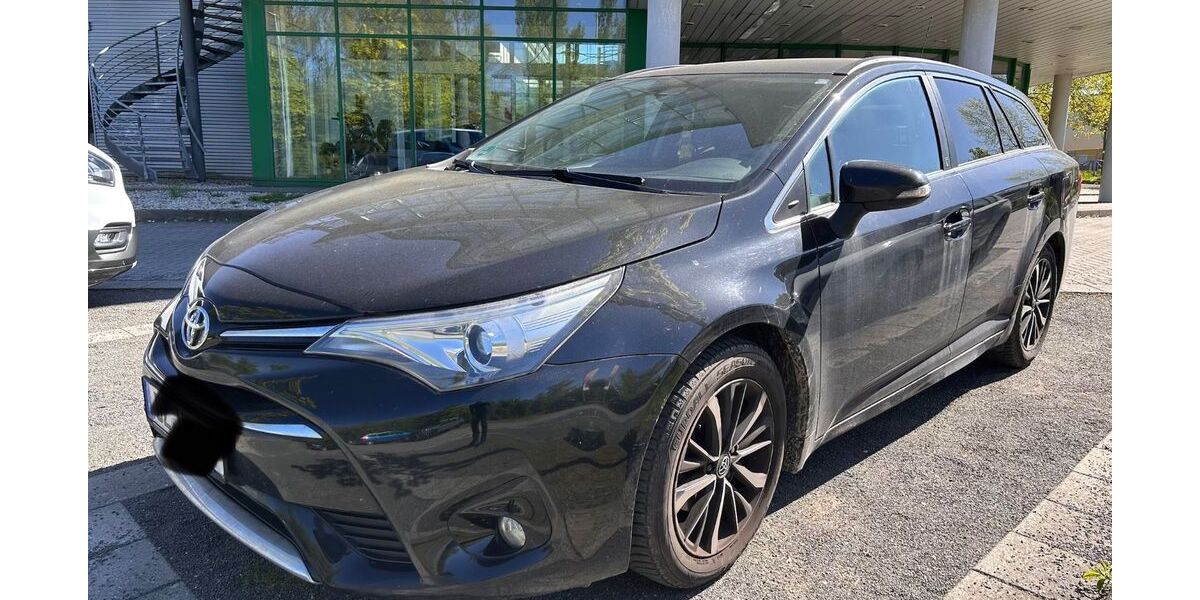 Toyota Avensis 88.000 km 14.990 &euro; Leipzig 04347