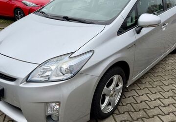 Toyota Prius 168.000 km 7.500 &euro; Zwenkau OT Löbschütz 04442