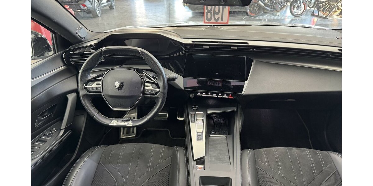 Peugeot 408 GT 130 PureTech EAT8 Focal Panodach 32.000 km 24.370 &euro; Lich 35423