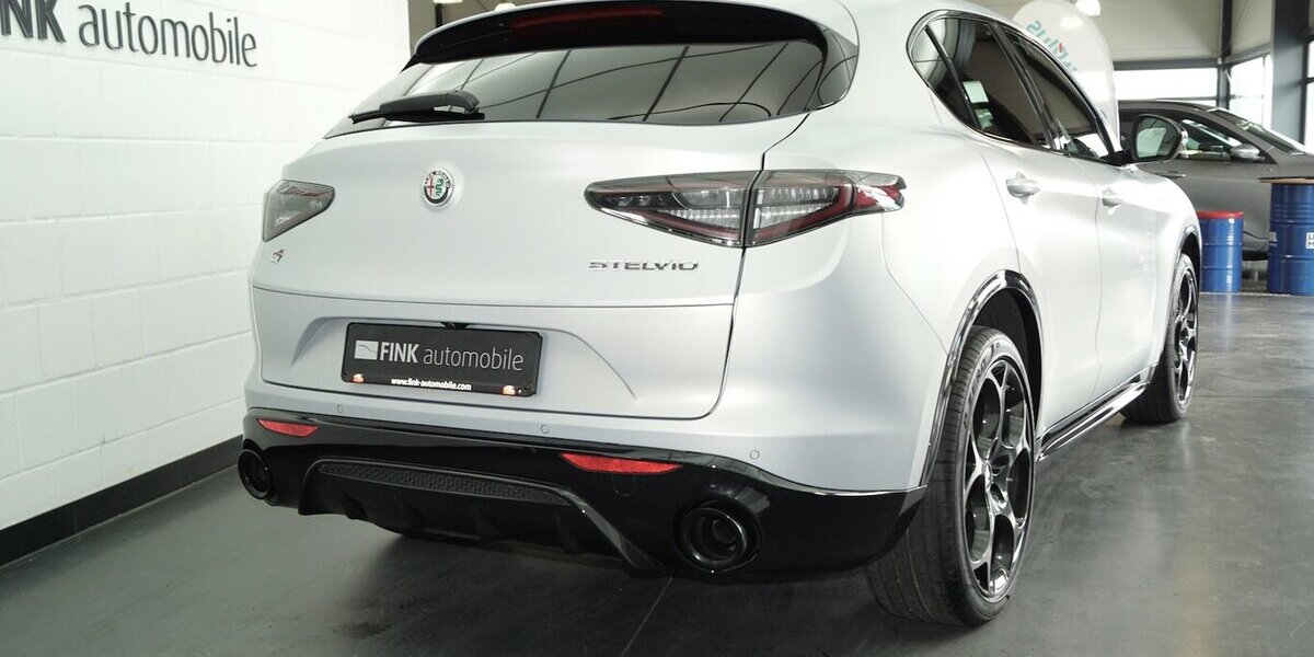 Alfa Romeo Stelvio 2.2 D Competizione Q4 ALLRAD LEDER AHK 45.000 km 37.990 &euro; Lich 35423