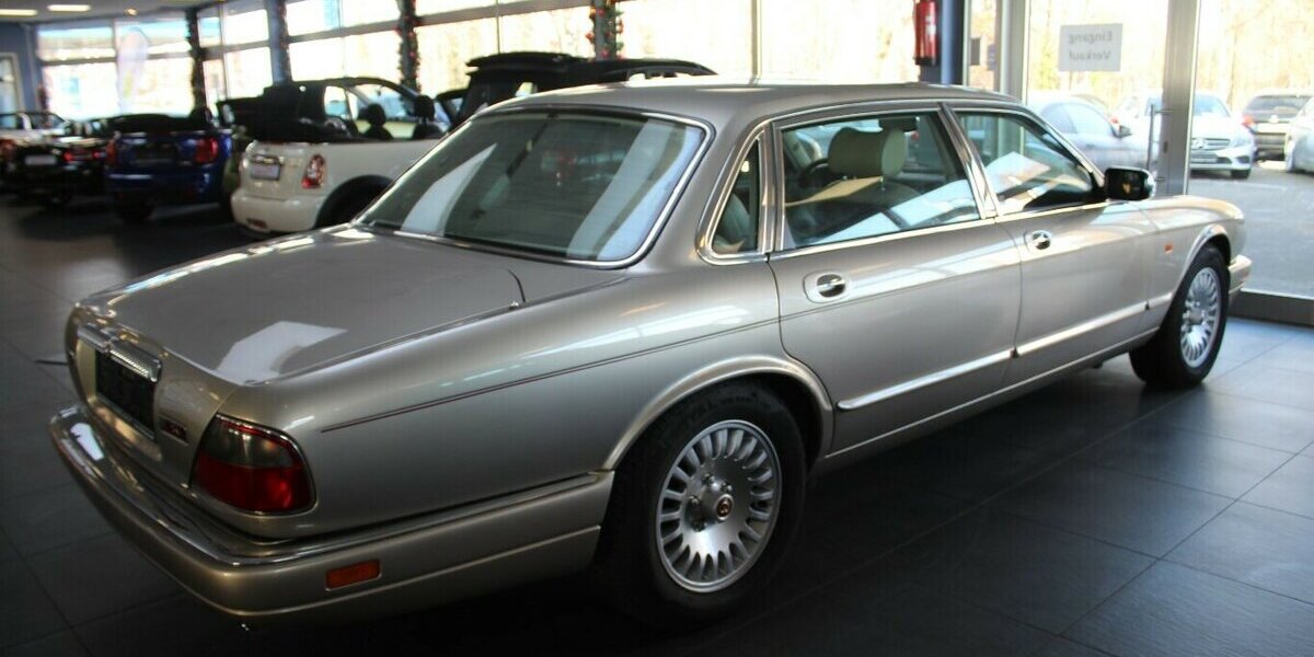 Jaguar XJ 4.0 Lang Automatik - Leder - Schiebedach - 119.865 km 19.980 &euro; Euskirchen 53881