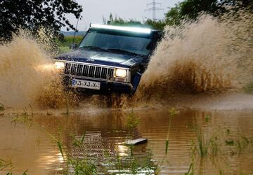 Jeep Cherokee 322.004 km 8.900 &euro; Altenstadt 89281