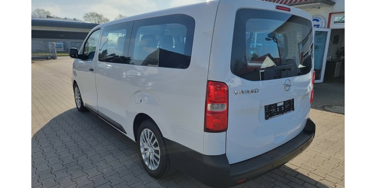 Opel Zafira Life Edition M Vivaro 9-Sitzer Automatik 84.300 km 28.500 &euro; Garrel 49681