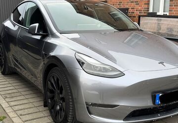 Tesla Model Y 44.000 km 45.900 &euro; Geesthacht 21502
