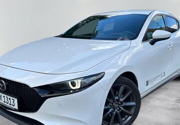 Mazda 3 13.854 km 25.490 &euro; Berlin 12247