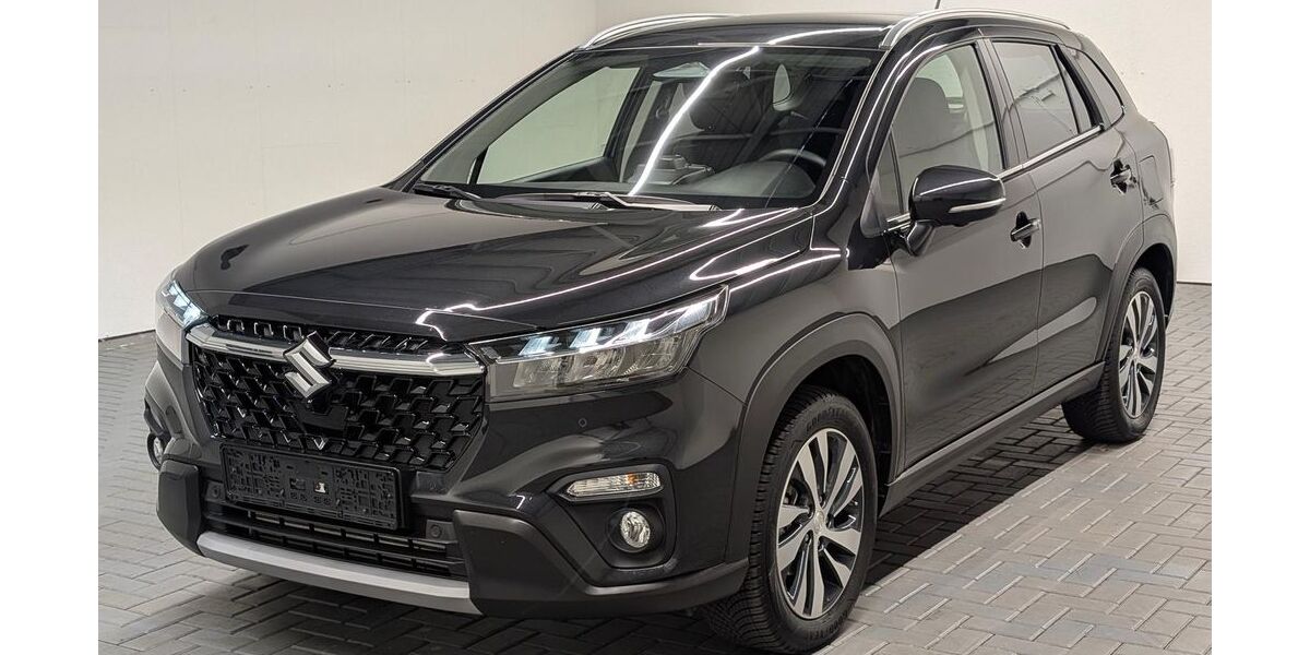 Suzuki (SX4) S-Cross 15.400 km 22.450 &euro; Langenweddingen 39171