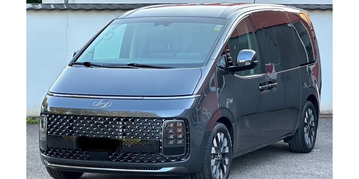 Hyundai STARIA 93.000 km 33.999 &euro; Völklingen 66333