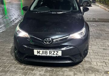 Toyota Avensis 22.000 km 3.450 &euro; Radzymin 