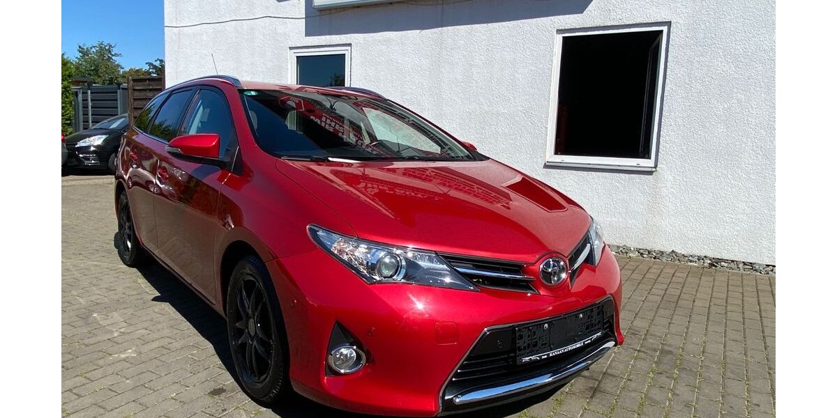 Toyota Auris 182.000 km 6.990 &euro; Goslar 38644