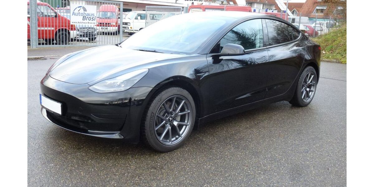 Tesla Model 3 11.800 km 33.900 &euro; Nürtingen bei Stuttgart 72622