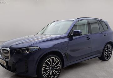 BMW X5 8.143 km 97.901 &euro; München 80939