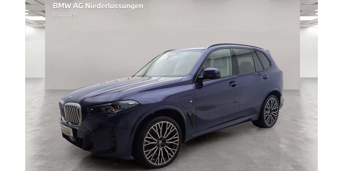 BMW X5 8.143 km 97.901 &euro; München 80939