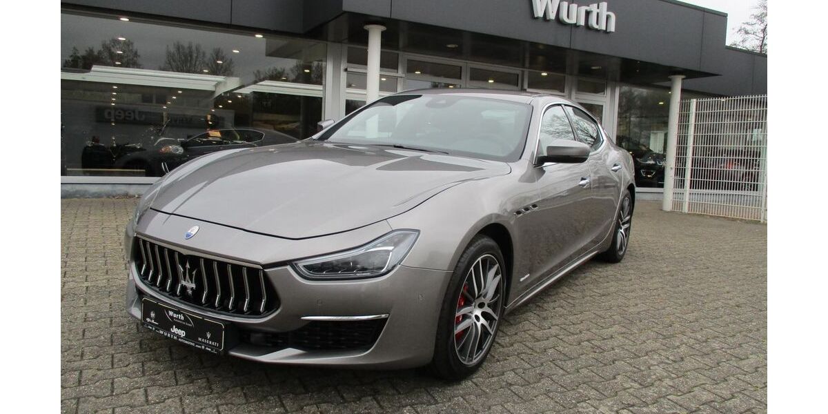 Maserati Ghibli 49.500 km 43.950 &euro; Schwerte 58239