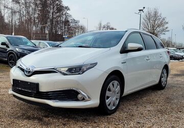 Toyota Auris 114.133 km 11.980 &euro; Zwickau 08056