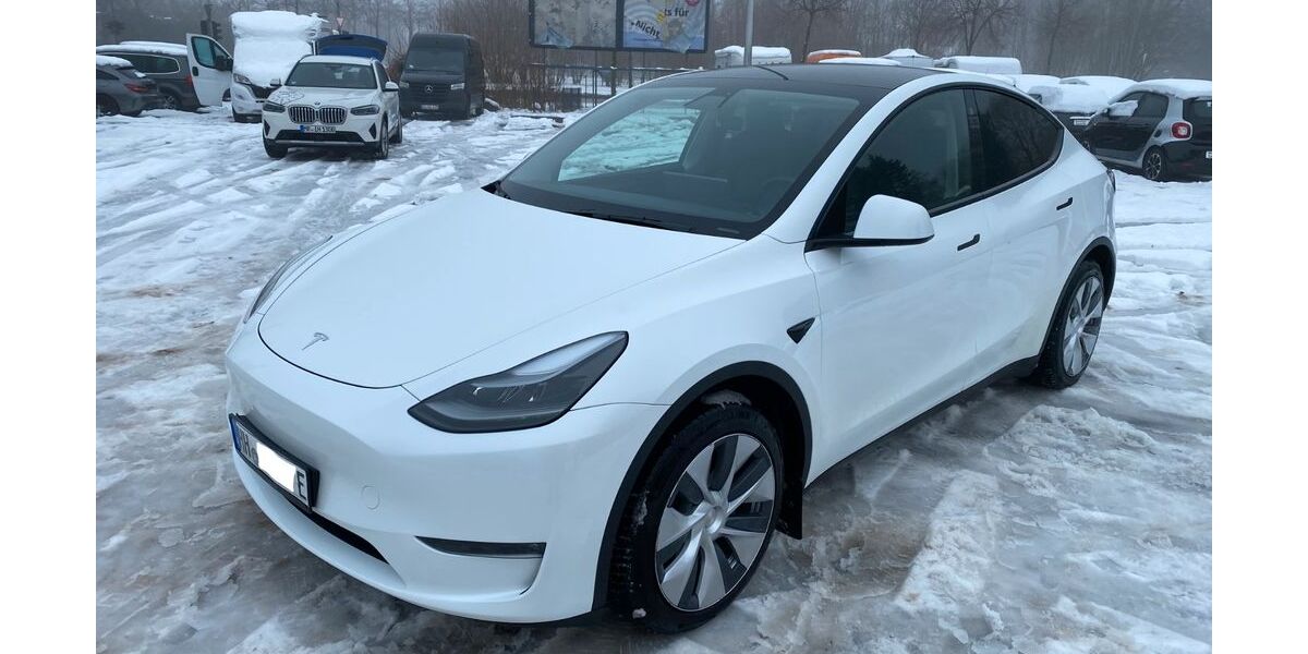 Tesla Model Y 58.563 km 33.990 &euro; Hamburg 22047