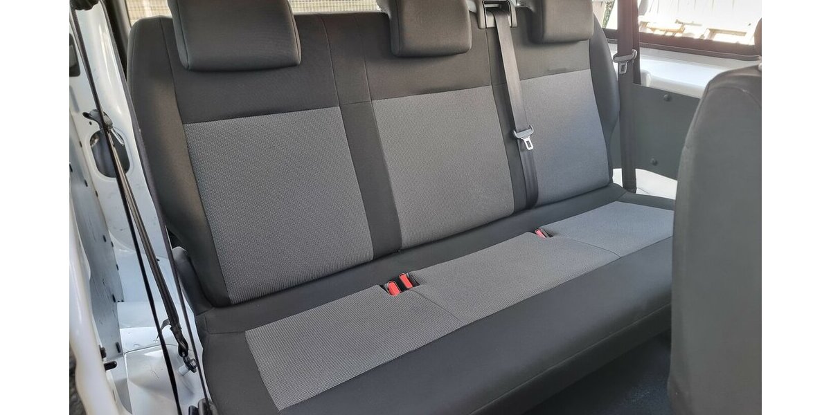 Opel Zafira Life Edition M Vivaro 9-Sitzer Automatik 84.300 km 28.500 &euro; Garrel 49681