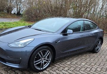 Tesla Model 3 89.600 km 25.400 &euro; Kiel 24143