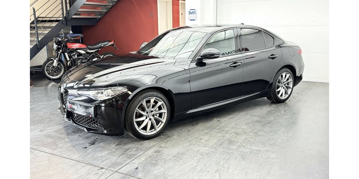 Alfa Romeo Giulia 2.0 Sprint Turbo 16V Xenon Leder Carplay 23.400 km 29.890 &euro; Lich 35423