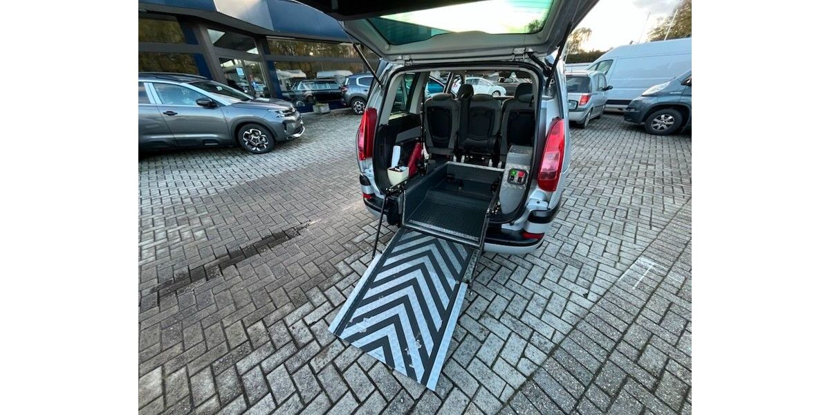 Peugeot 807 144.600 km 9.490 &euro; Bad Iburg 49186