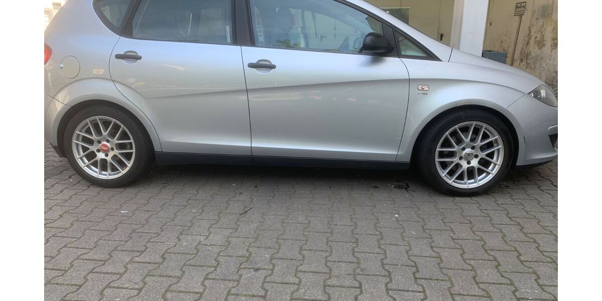 Seat Altea 189.000 km 2.399 &euro; Düsseldorf 40221