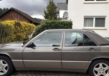Mercedes-Benz 190 121.000 km 7.500 &euro; Gaggenau 76571