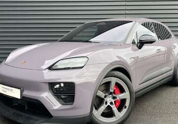 Porsche Macan 6.399 km 97.750 &euro; Papendorf 18059