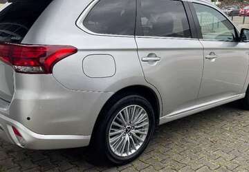 Mitsubishi Outlander 33.254 km 23.490 &euro; Dauchingen 78083